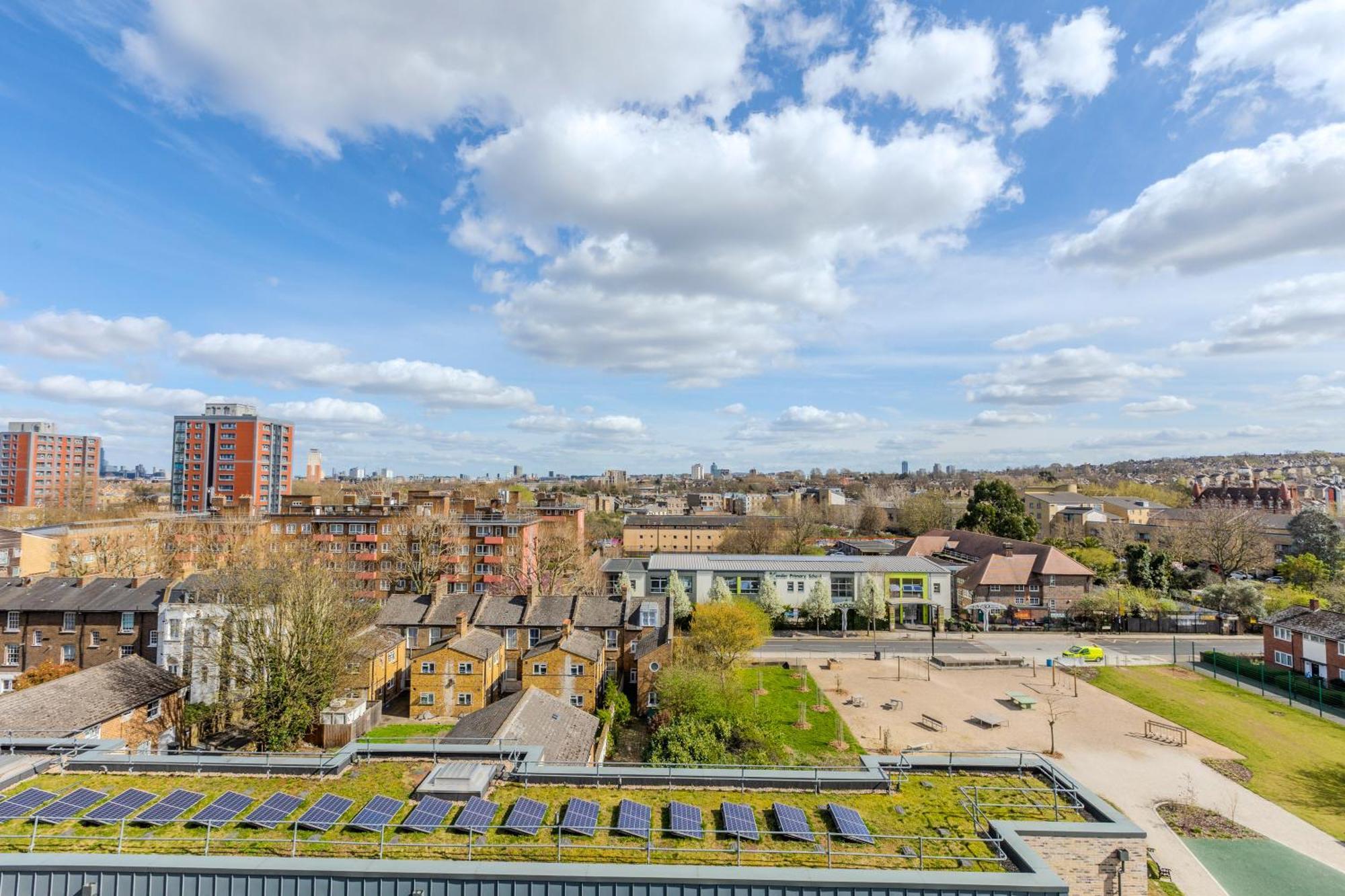 Magnificent New Cross 2br Penthouse With Balcony And Views Appartamento Londra