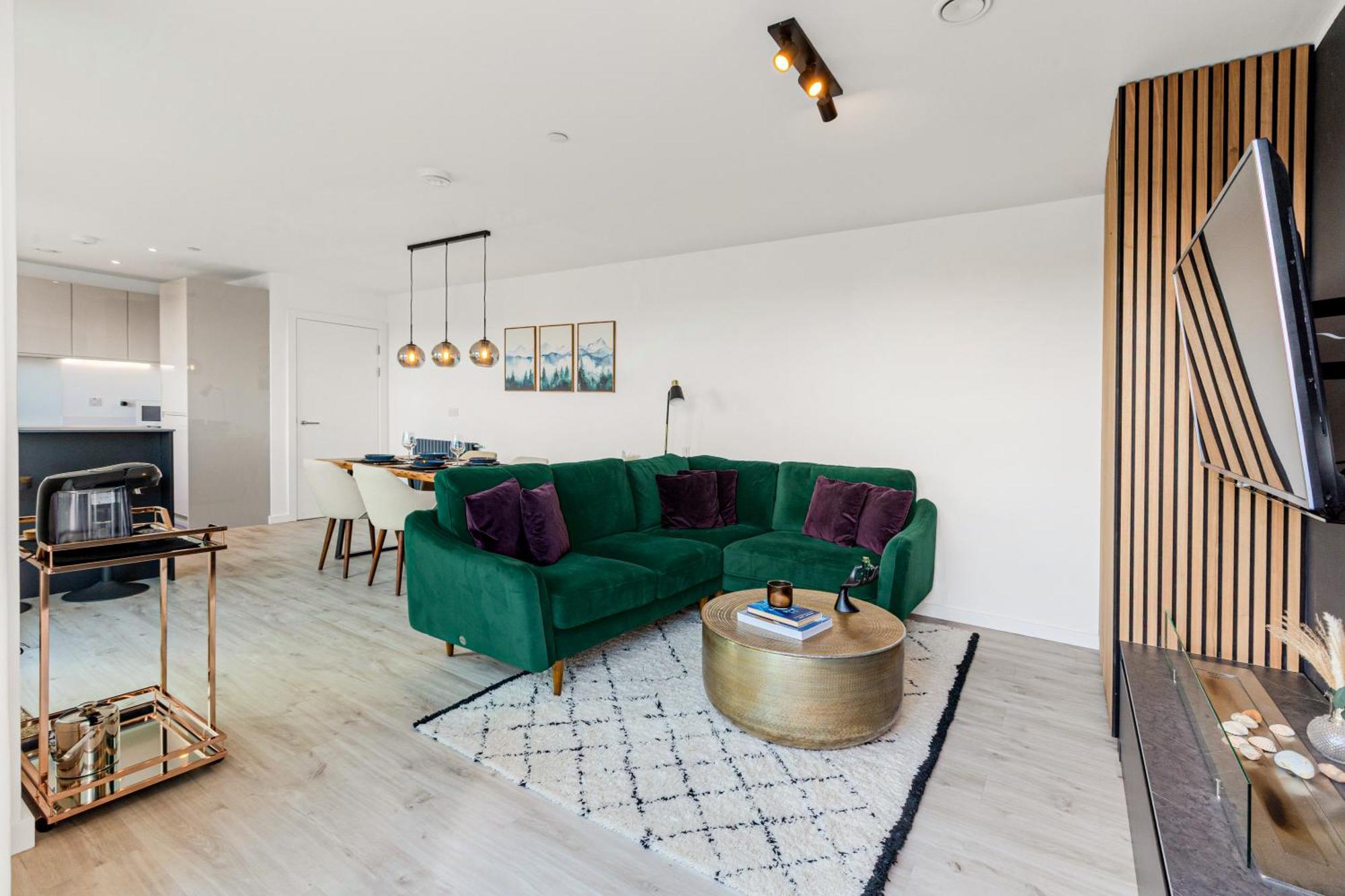 Magnificent New Cross 2br Penthouse With Balcony And Views Londra