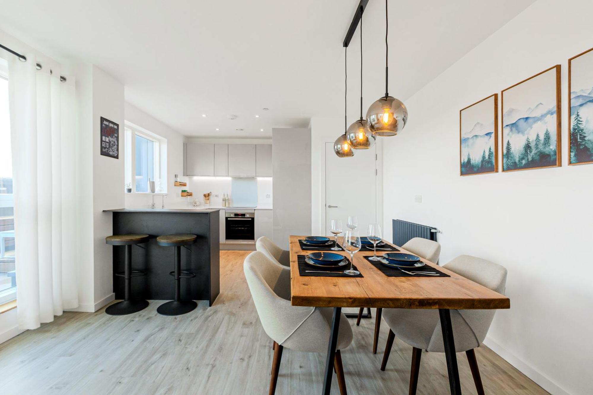 Magnificent New Cross 2br Penthouse With Balcony And Views Appartamento *